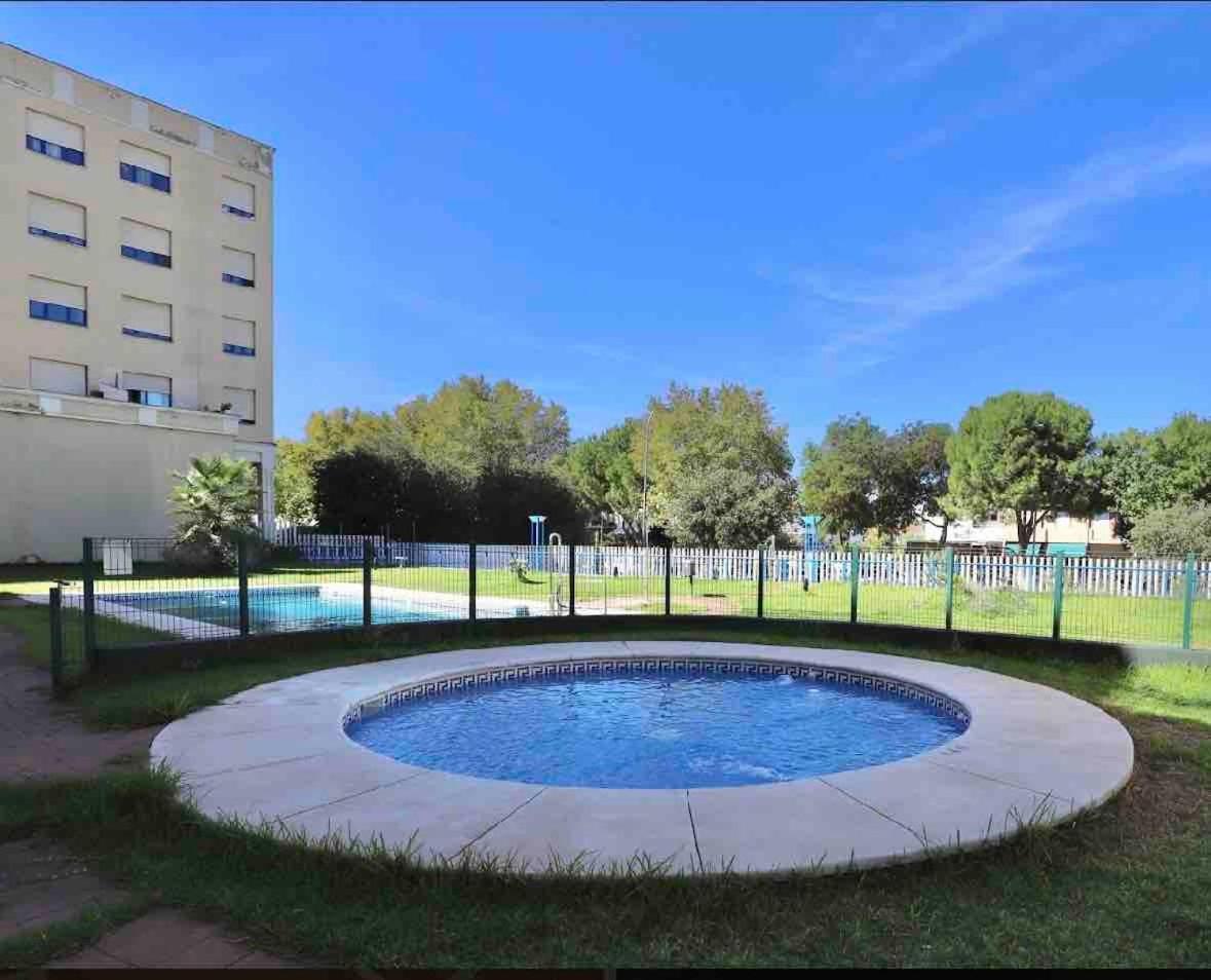 Precioso Estudio Con Parking Sevilla